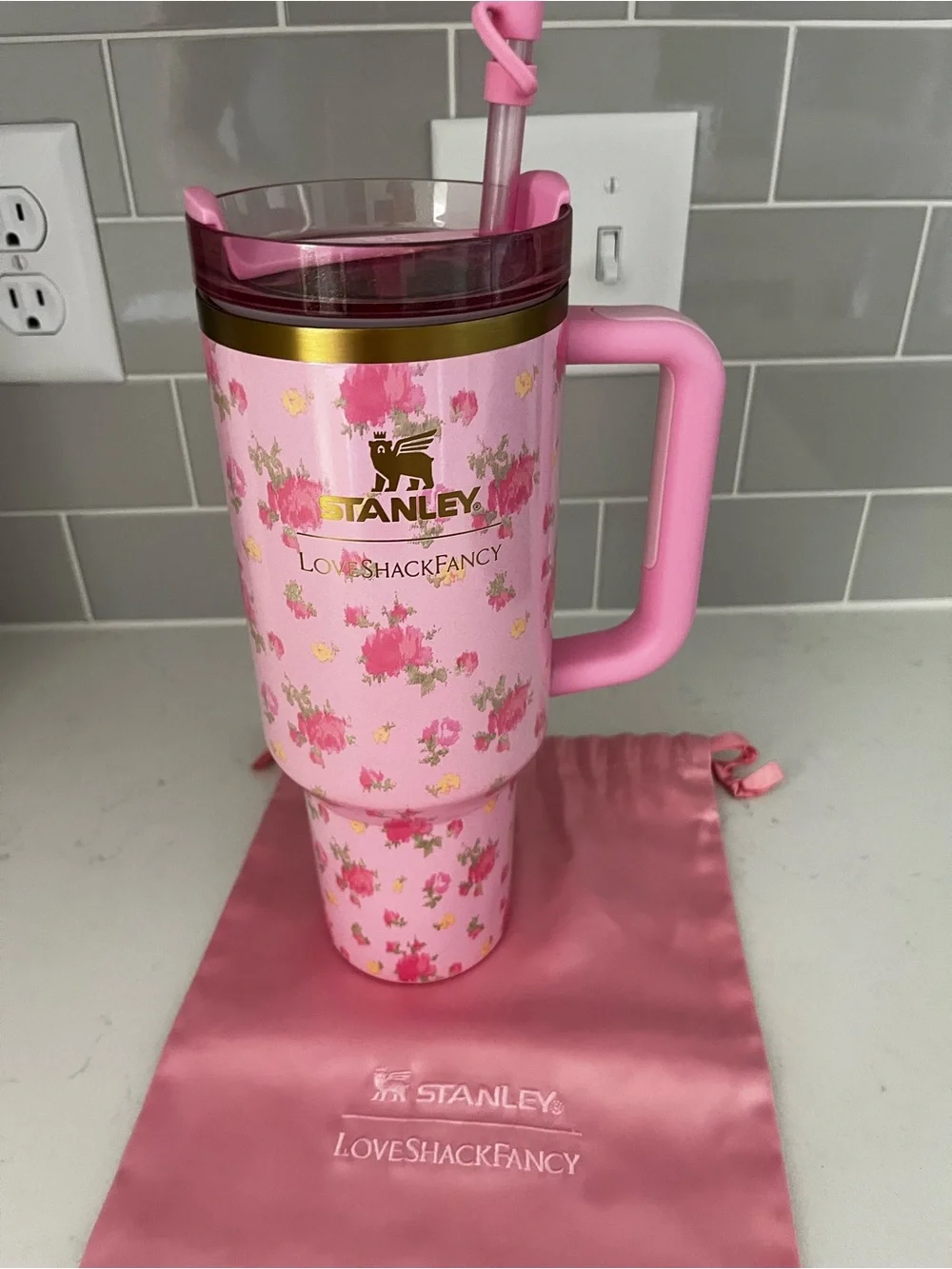 Stanley The Quencher H2.O FlowState Tumbler 40oz /Love Shack Fancy Ibiza sunset